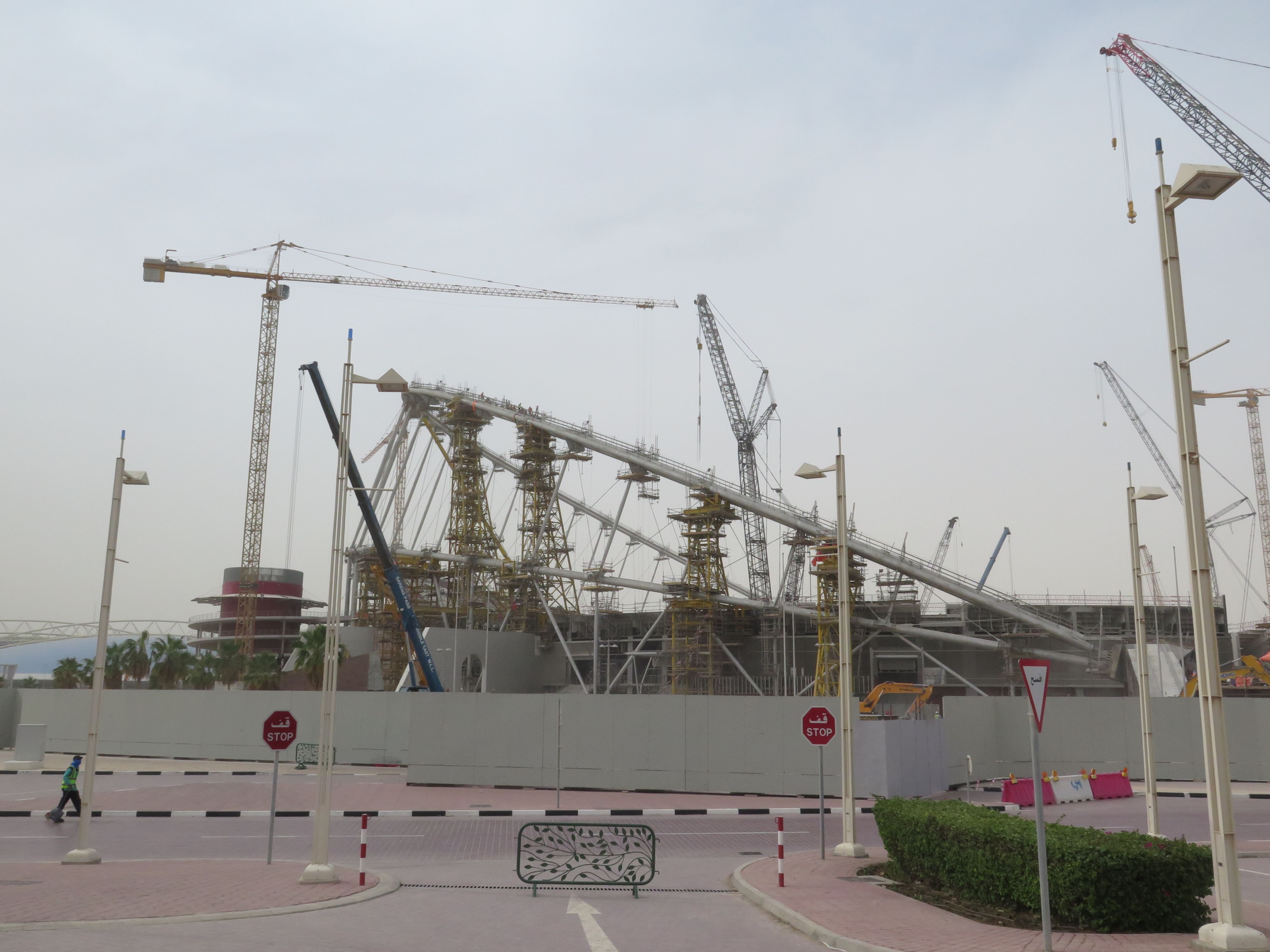 Amnesty International: Qatar 2022 World Cup stadiums being built
