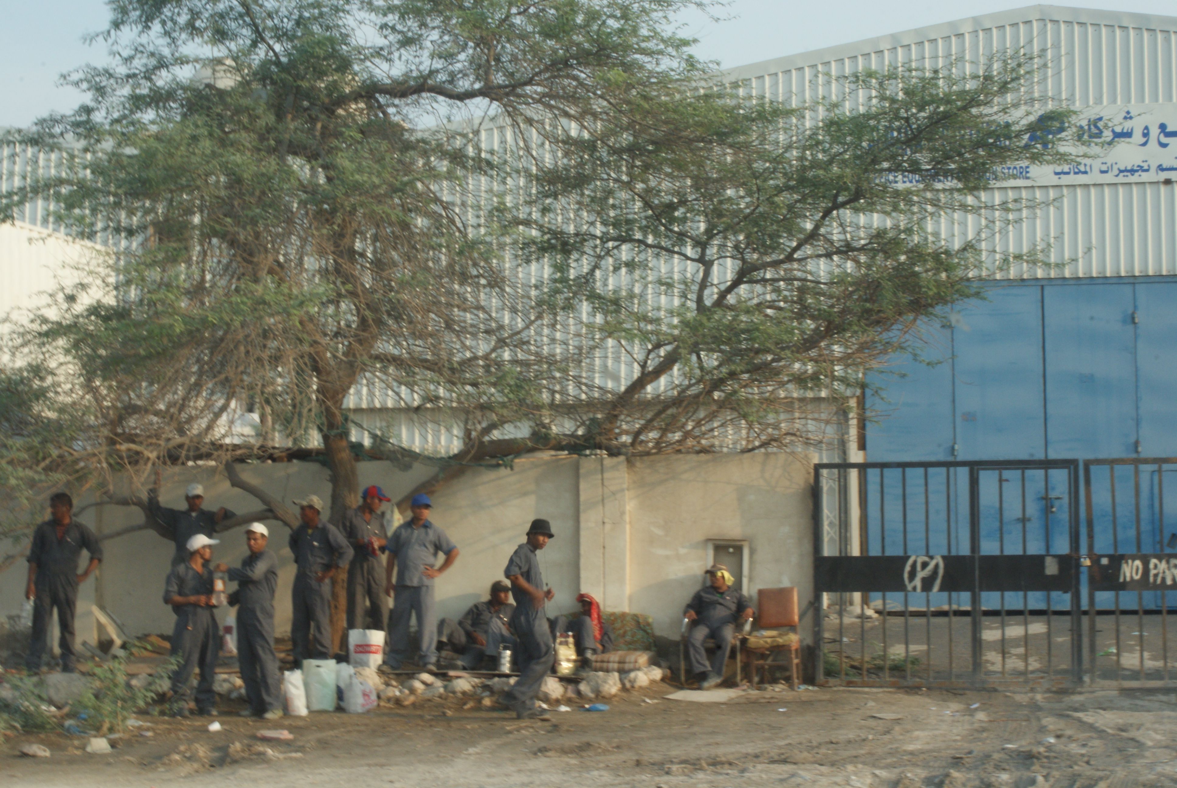 Amnesty International: Migrant workers on site in Doha (Qatar)